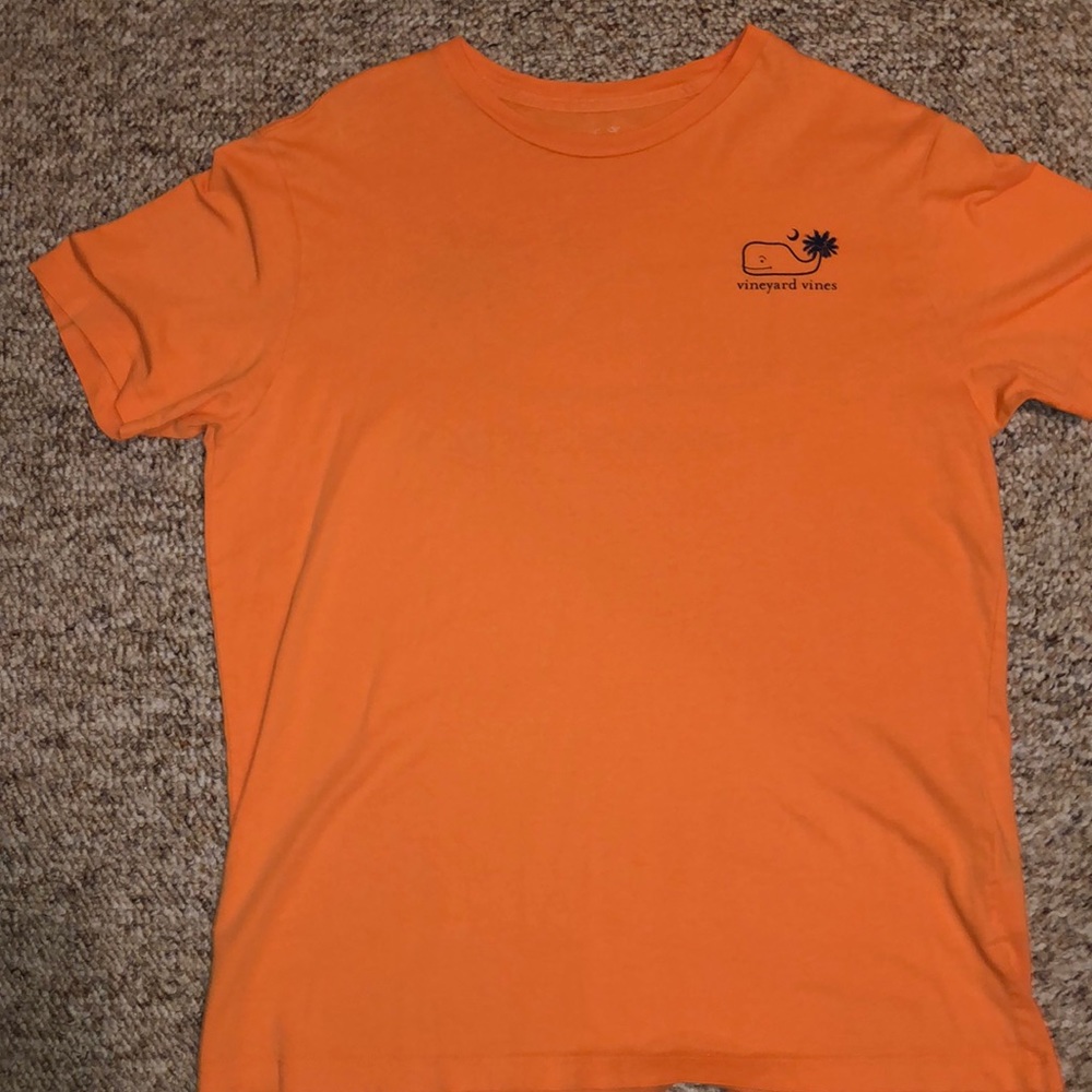 Limited edition tropical vineyard vines tee shirt